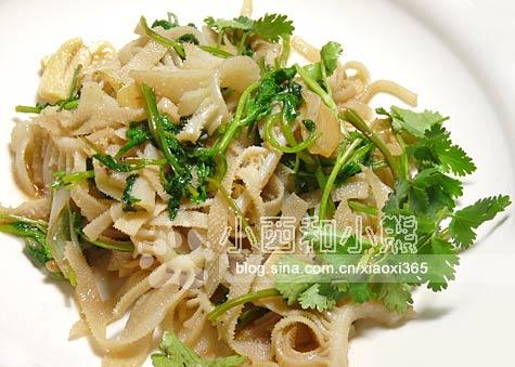传统京菜芫爆百页的做法(经过特级厨师指点的一道小鲜菜)